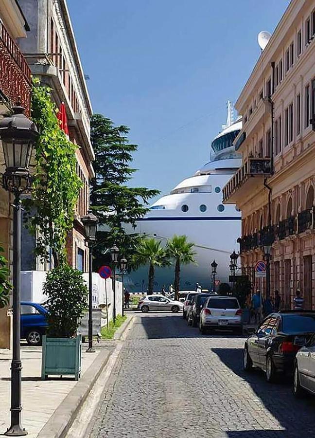 Apartment Twin Towers David Batumi Exterior photo
