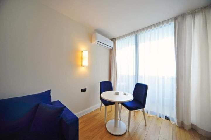 Apartment Twin Towers David Batumi Exterior photo